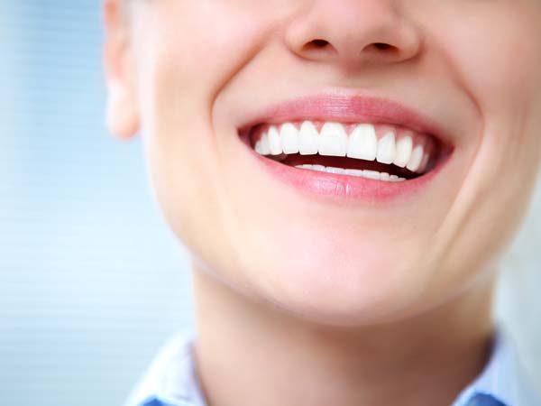  عوارض احتمالی لمینت دندان