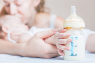 زردی نوزاد ناشی از شیر مادر